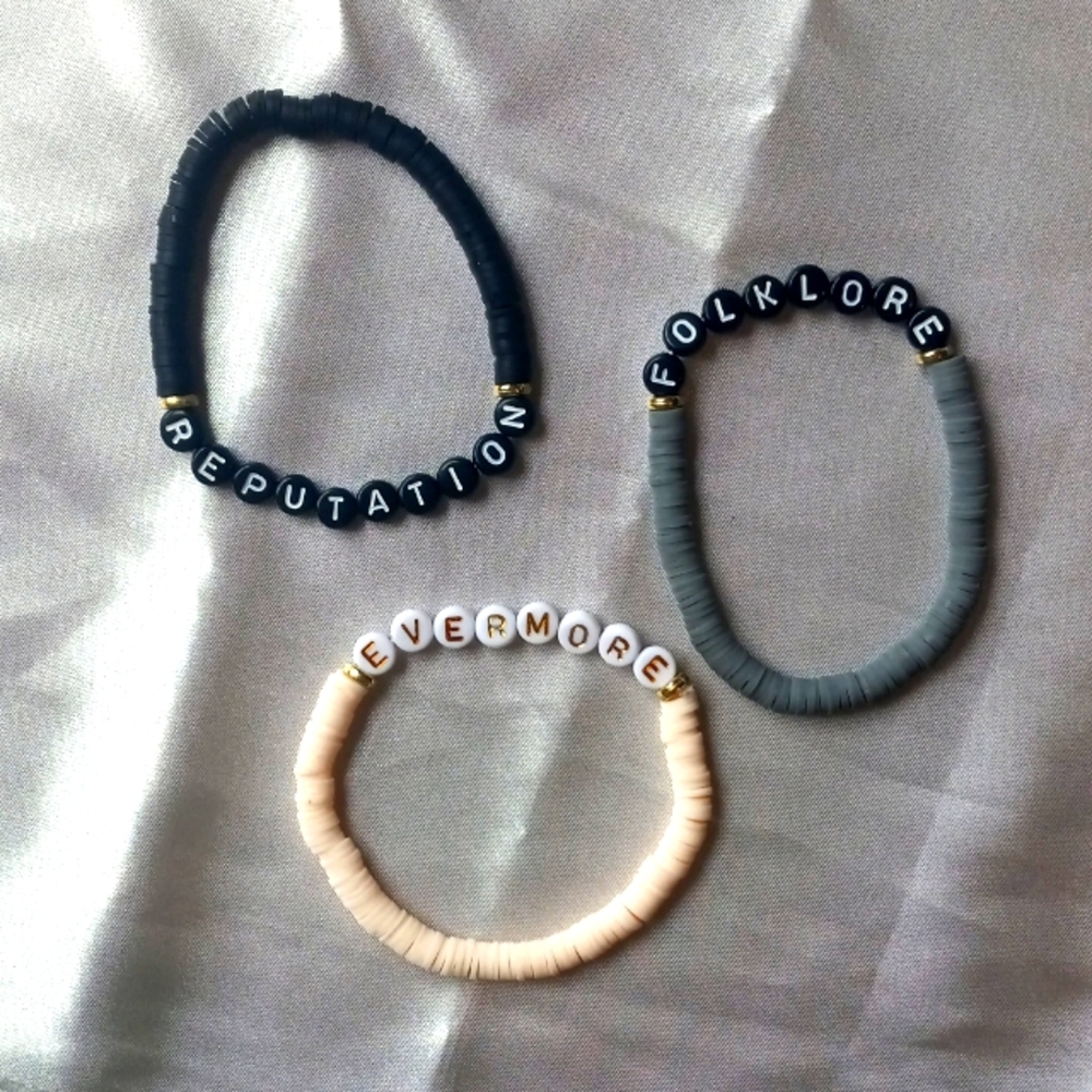 Taylor Swift Tour Bracelet Set !!!